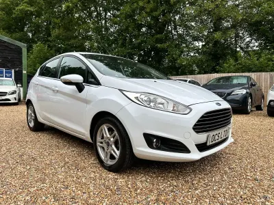 Used Ford Fiesta Zetec 2013 White Hatchback