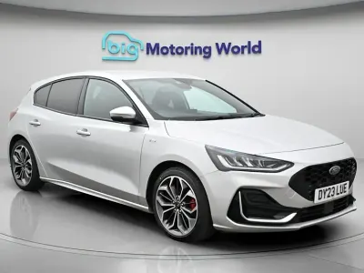 Używany Ford Focus ST-Line 155 KM (114 kW) 2023 Srebrny Hatchback