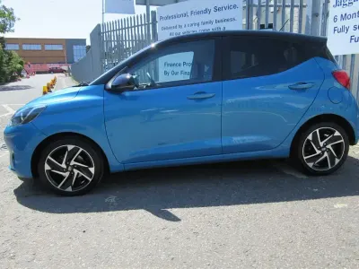 Used Hyundai i10 Premium 84 HP (61 kW) 2022 Turquoise Hatchback