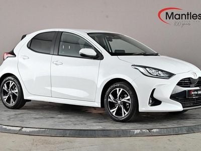Used Toyota Yaris Design 116 HP (85 kW) 2024 White Hatchback