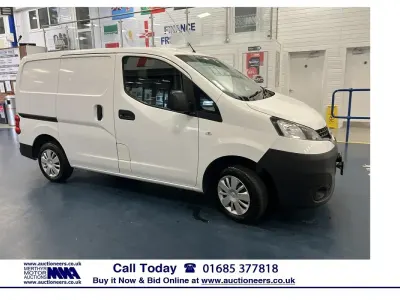 Used Nissan NV200 Acenta 90 HP (66 kW) 2017 White MPV