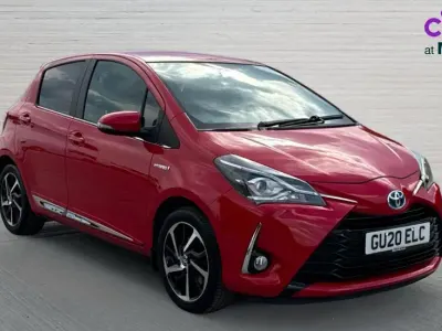 Used Toyota Yaris Hybrid 100 HP (73 kW) 2020 Red