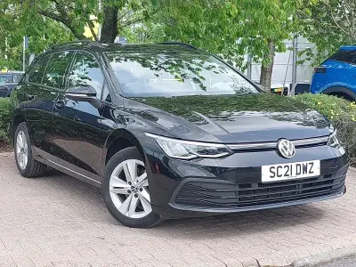 Second-hand VW Golf VIII Life 130 CP (95 kW) 2021 Negru Break