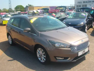 Begagnad Ford Focus Titanium 120 HK (88 kW) 2016 Brun Kombi