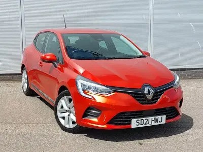 Used Renault Clio Play 72 HP (52 kW) 2021 Red Hatchback