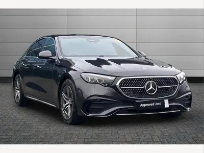Begagnad Mercedes E220 AMG line 194 HK (142 kW) 2025 Grå Sedan