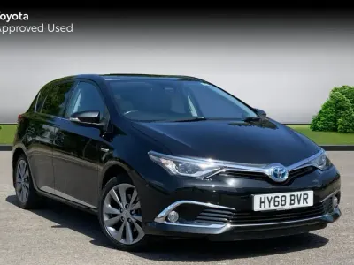 Używany Toyota Auris Hybrid 136 KM (100 kW) 2018 Czarny