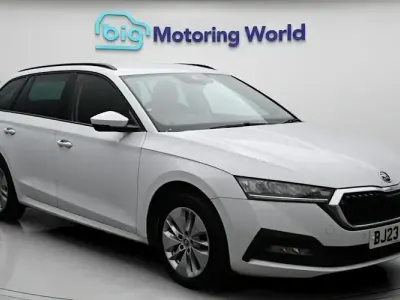 Begagnad Skoda Octavia SE Technology 110 HK (80 kW) 2023 Vit Kombi