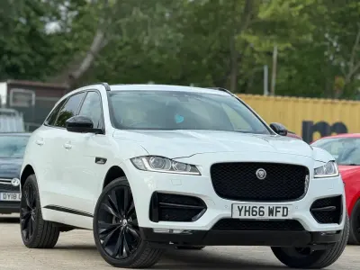 Używany Jaguar F-Pace R-Sport 180 KM (132 kW) 2016 Biały SUV