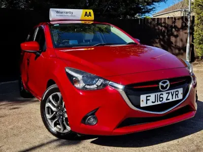 Używany Mazda 2 Inclusive 2016 Czerwony Hatchback