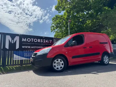 Used Peugeot Partner S 110 HP (80 kW) 2018 Red