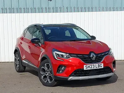 Used Renault Captur Techno 91 HP (66 kW) 2023 Red SUV