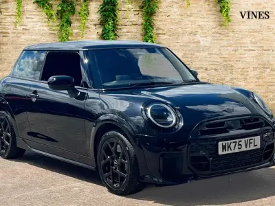 New Mini Cooper Hatch 113 kW (154 HP) 2025 Black Hatchback