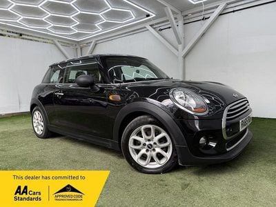 Begagnad Mini Cooper Hatch 2015 Svart Halvkombi