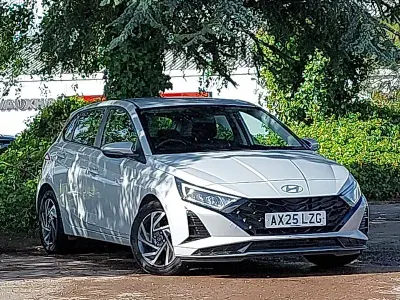 Used Hyundai i20 Advanced 100 HP (73 kW) 2025 Grey Hatchback