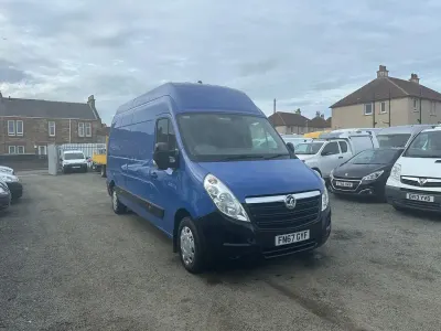 Used Vauxhall Movano 145 HP (106 kW) 2017 Blue MPV