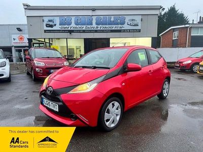 Gebraucht Toyota Aygo X-play 2015 Rot Kleinwagen