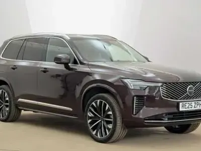 Usado Volvo XC90 Ultra 247 HP (181 kW) 2025 Vermelho SUV