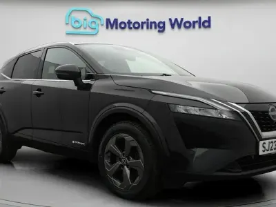 Używany Nissan Qashqai N-Connecta 190 KM (139 kW) 2023 Czarny SUV