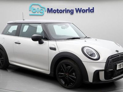 Begagnad Mini Cooper Hatch 136 HK (100 kW) 2022 Silver Halvkombi
