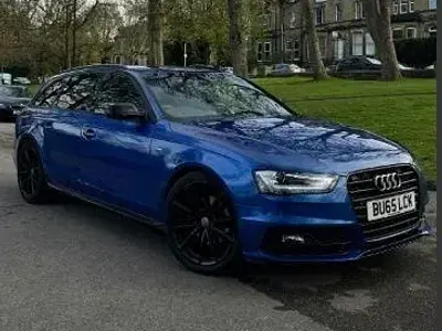 Begagnad Audi A4 Black Edition 190 HK (139 kW) 2015 Blå Kombi