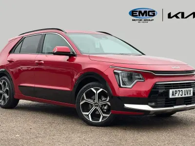 Używany Kia Niro 139 KM (102 kW) 2024 Czerwony SUV