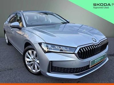 Pebble silver metallic Used 2025 Skoda Superb SE Technology Estate | £24,980 (Fair price)