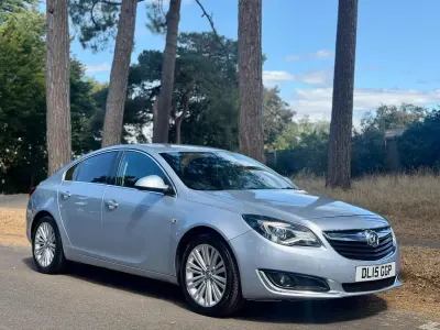 Used Vauxhall Insignia 163 HP (119 kW) 2015 Silver Hatchback