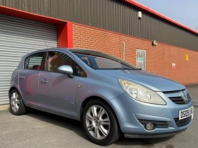 Used Vauxhall Corsa Design Edition 89 HP (65 kW) 2009 Blue Hatchback