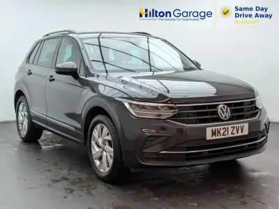 Usado VW Tiguan Life 150 HP (110 kW) 2021 Cinzento SUV
