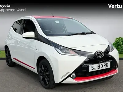 Used Toyota Aygo x-press 69 HP (50 kW) 2018 White flash Hatchback