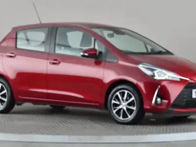 Used Toyota Yaris 111 HP (81 kW) 2019 Red Hatchback