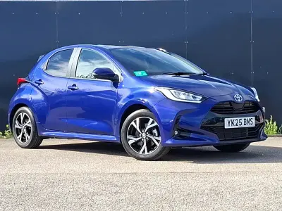 Used Toyota Yaris Design 116 HP (85 kW) 2025 Blue Hatchback