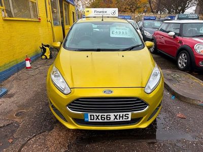 Usado Ford Fiesta Zetec 2016 Amarelo Citadino