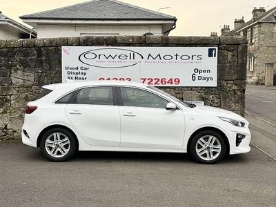 Used Kia Ceed 114 HP (83 kW) 2019 White Hatchback