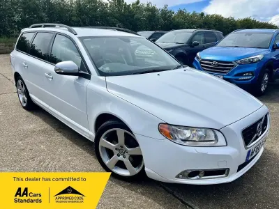 Usado Volvo V70 R-Design 2010 Branco Carrinha