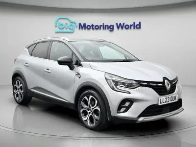 Gebraucht Renault Captur Techno 141 PS (103 kW) 2023 Grau SUV