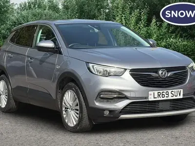 Używany Vauxhall Grandland X S 131 KM (96 kW) 2019 Szary SUV