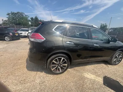 Used Nissan X-Trail N-TEC 130 HP (95 kW) 2016 Green SUV