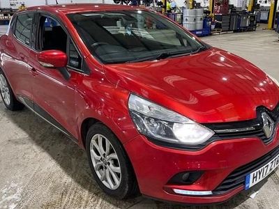 Used Renault Clio IV Dynamique 90 HP (66 kW) 2017 Red Hatchback