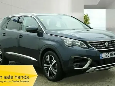 Usado Peugeot 5008 Allure 131 HP (96 kW) 2020 SUV