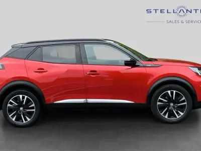 Używany Peugeot 2008 GT 153 KM (112 kW) 2019 Czerwony SUV