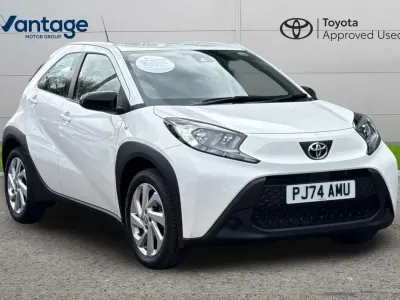 Used Toyota Aygo X PURE 72 HP (52 kW) 2024 White SUV
