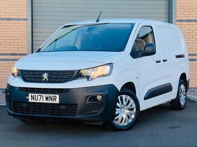 Second-hand Peugeot Partner Premium 131 CP (96 kW) 2021 Alb Monovolum