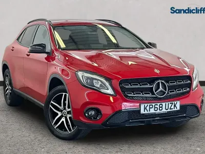 Used Mercedes GLA180 Urban 122 HP (89 kW) 2020 Red SUV