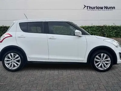 Używany Suzuki Swift SZ4 90 KM (66 kW) 2015 Biały Hatchback