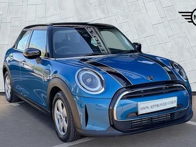 Begagnad Mini Cooper Classic 134 HK (98 kW) 2022 Blå Halvkombi