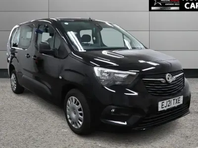 Używany Vauxhall Combo Edition 2021 Czarny Minivan