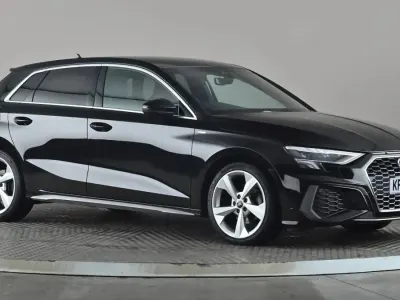 Begagnad Audi A3 S-Line 150 HK (110 kW) 2023 Svart Sedan
