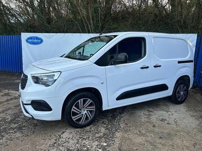 Used Vauxhall Combo Sportive 100 HP (73 kW) 2020 White Van